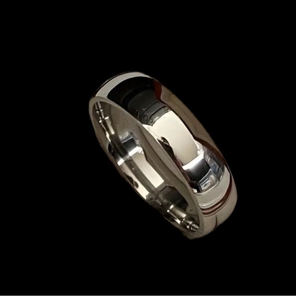 Men’s Stainless Steel 6mm Smooth Finish Wedding Band - Picture 3 of 6